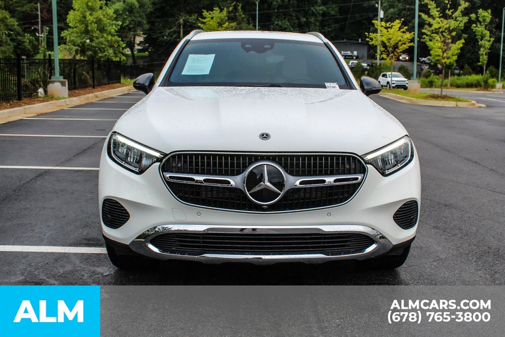 Used 2025 White Mercedes-Benz GLC 350e image 10