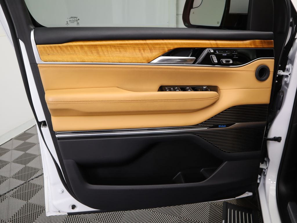 Thumbnail: 2022 Jeep Grand Wagoneer - 26