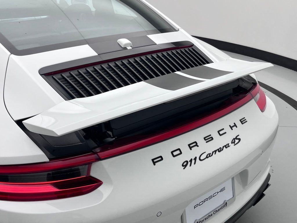 Thumbnail: 2019 Porsche 911 - 22