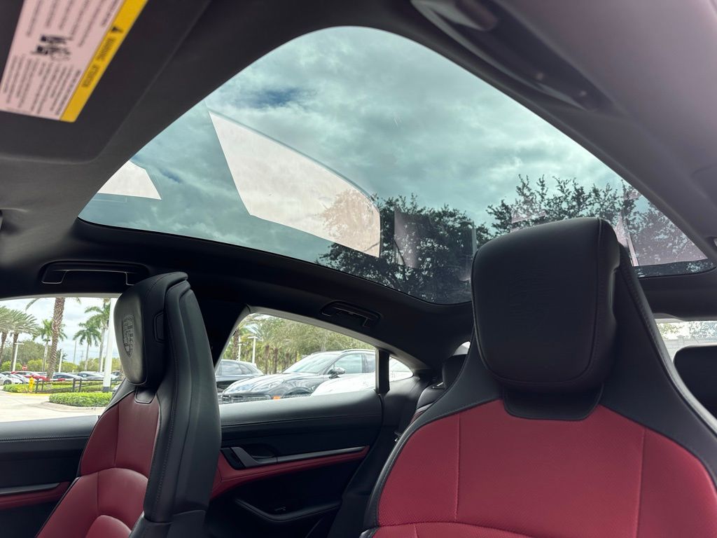 Thumbnail: 2025 Porsche Taycan - 23