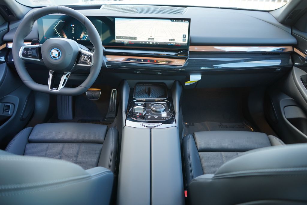 Thumbnail: 2026 BMW i5 - 14