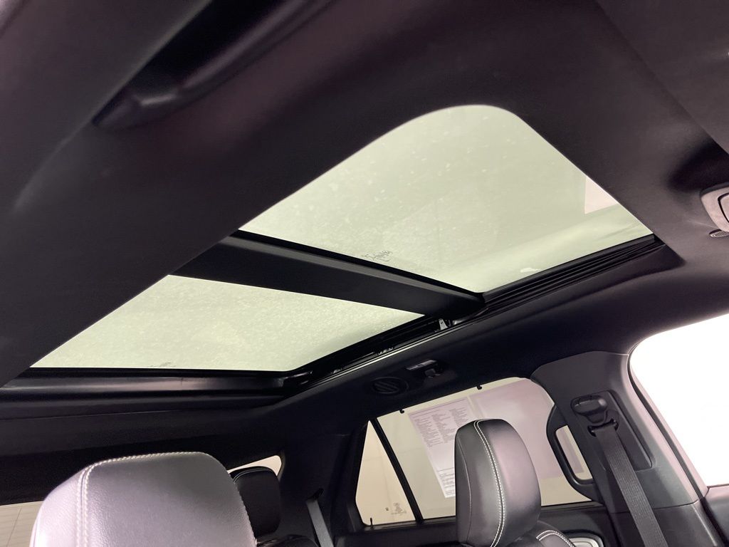 Thumbnail: 2021 Ford Explorer - 5