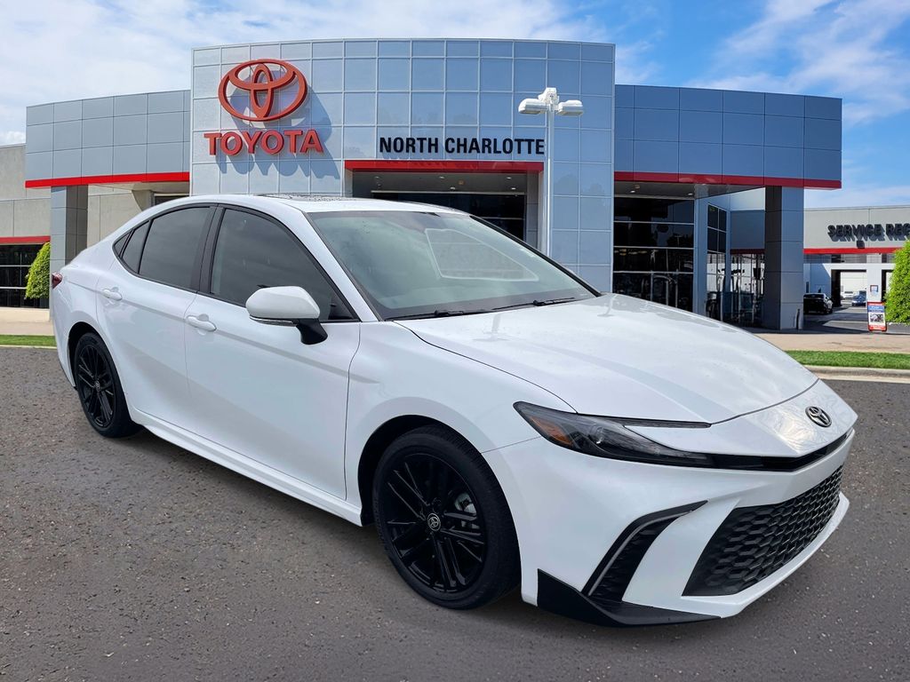 2025 Toyota Camry SE FWD