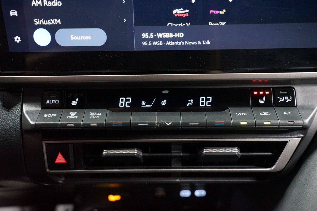 Thumbnail: 2025 Toyota Camry - 21