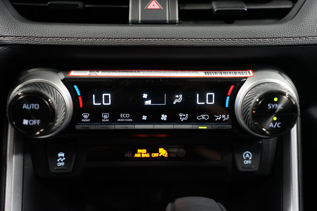 2025 Toyota RAV4 XLE 20