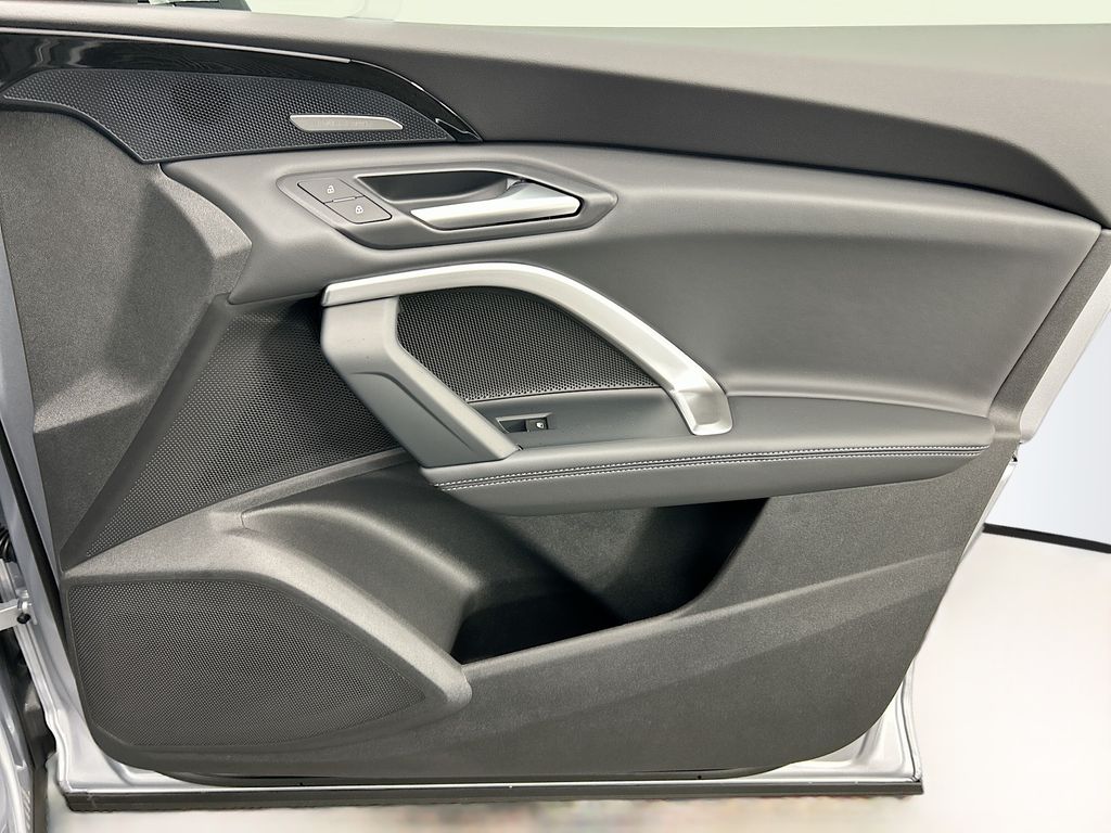 Thumbnail: 2025 Audi Q5 - 25