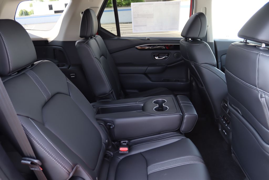 Thumbnail: 2025 Honda Pilot - 17