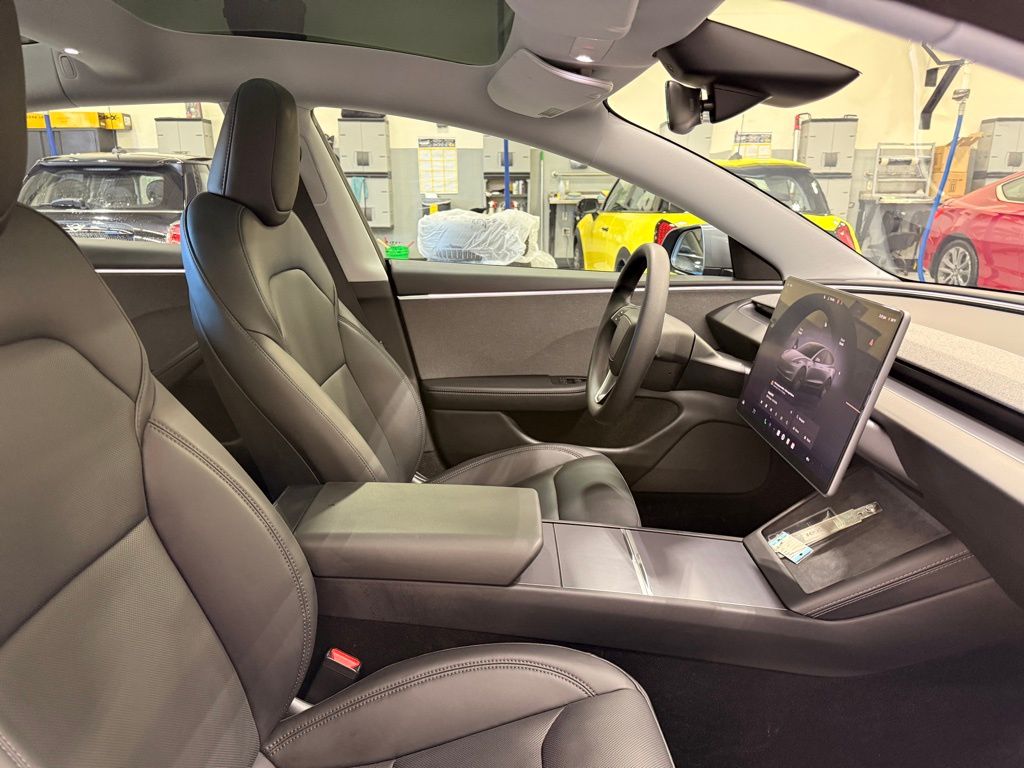 Thumbnail: 2025 Tesla Model 3 - 27