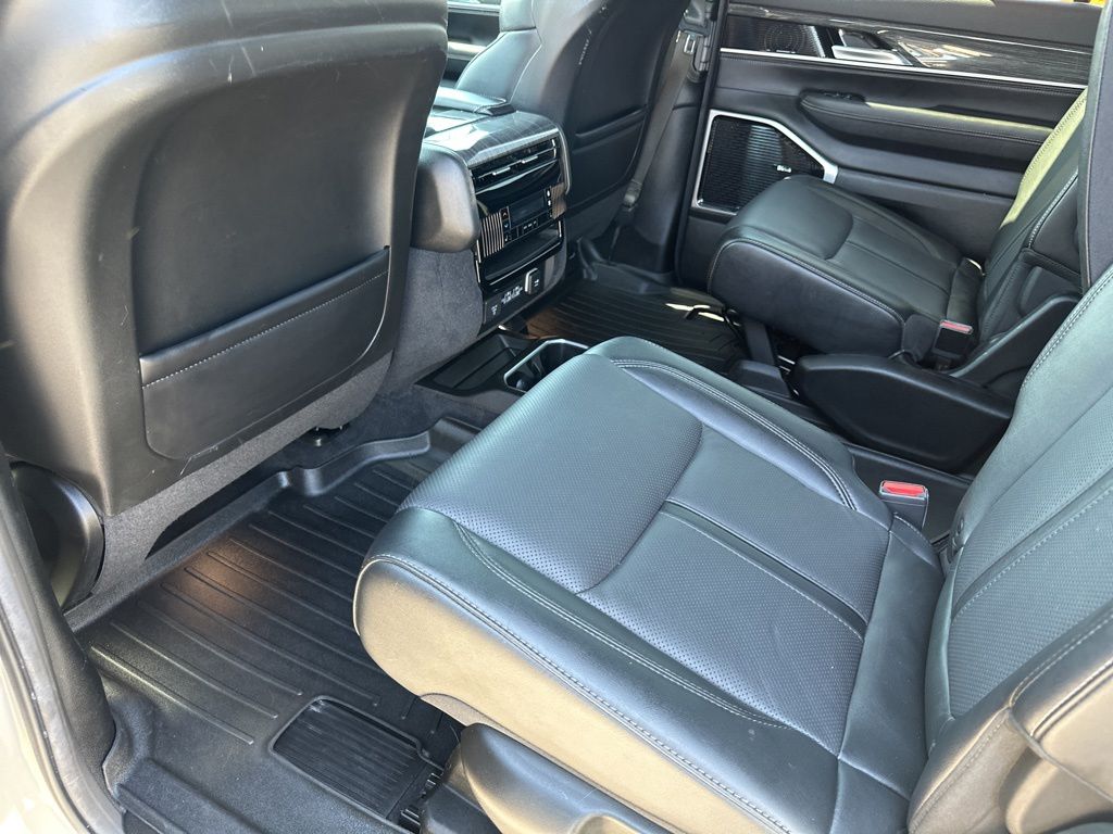 Used Car 2022 Jeep Wagoneer  Series Iii For Sale Under $50,000 In Austin, Texas