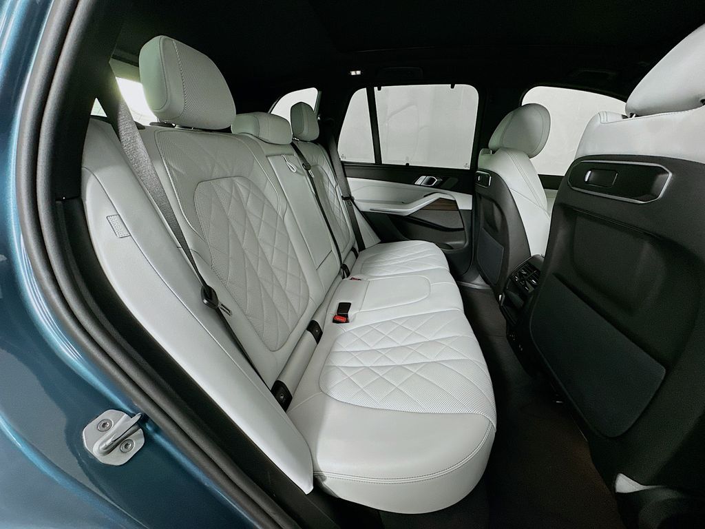 Thumbnail: 2025 BMW X5 - 28