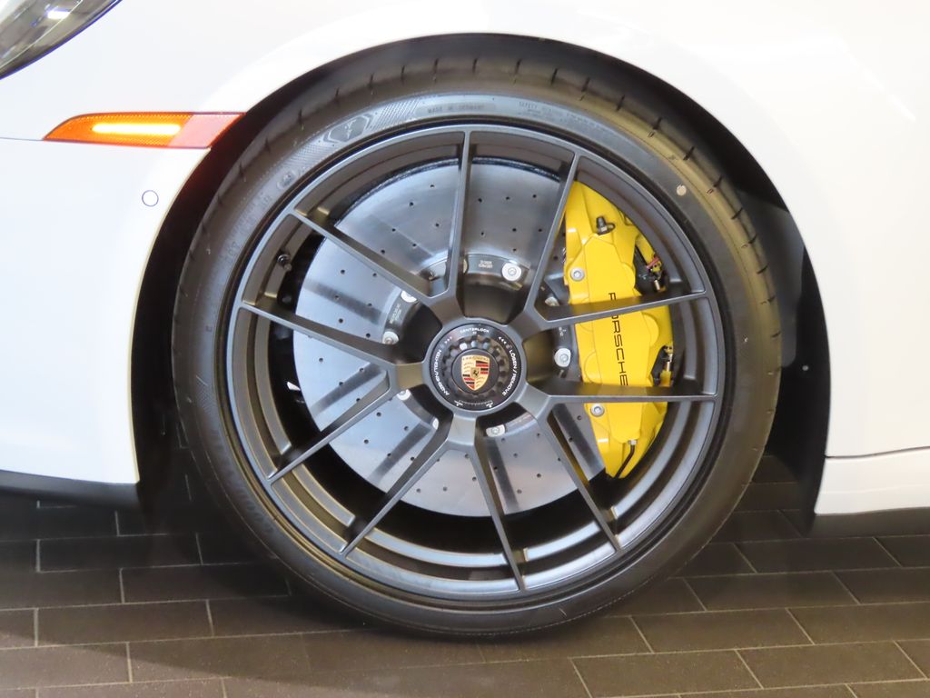 Thumbnail: 2025 Porsche 911 - 19