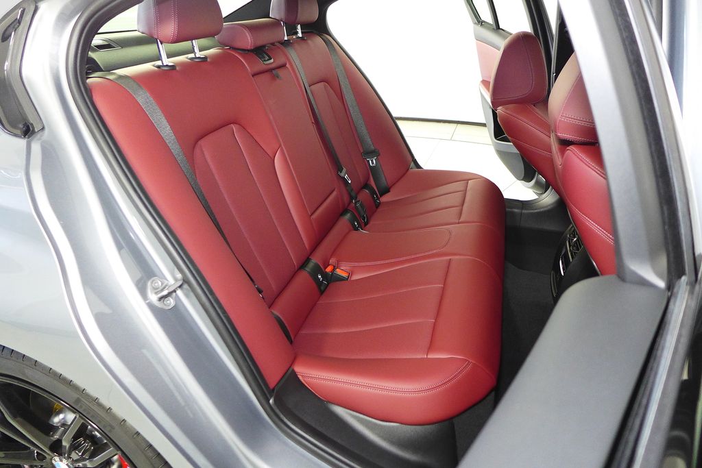 Thumbnail: 2023 BMW 3 Series - 20