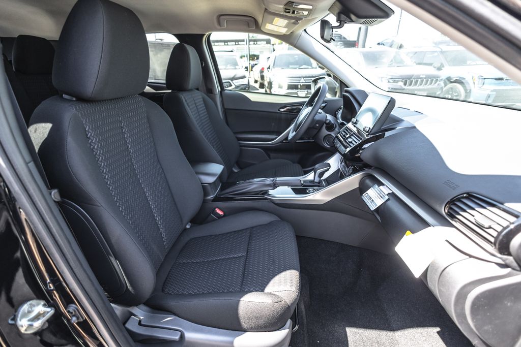 2026 Mitsubishi Eclipse Cross LE thumbnail 25