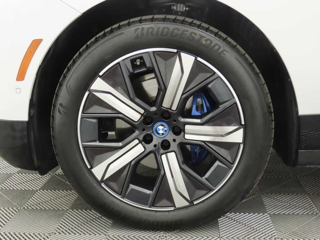 Thumbnail: 2024 BMW iX - 30
