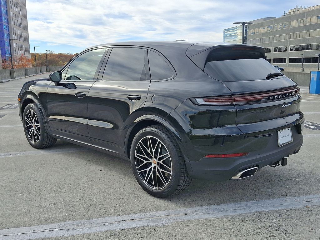 Thumbnail: 2026 Porsche Cayenne - 10