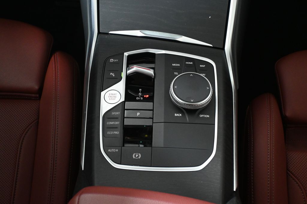 Thumbnail: 2024 BMW 3 Series - 23