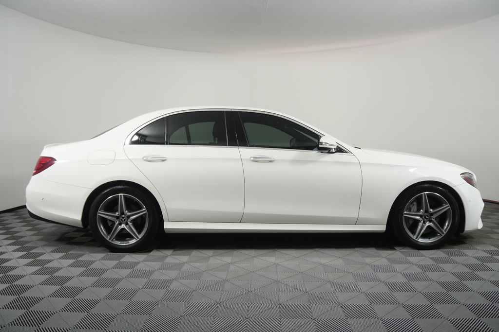Thumbnail: 2019 Mercedes-Benz E-Class - 2