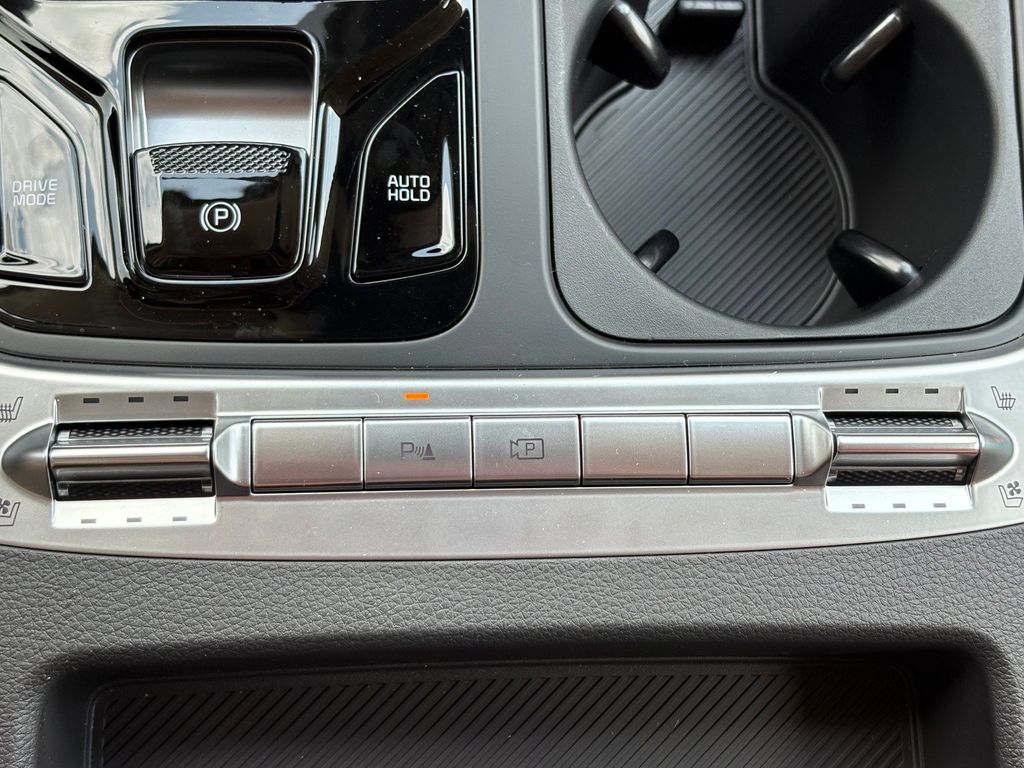 New 2026 Kia Carnival MPV Van