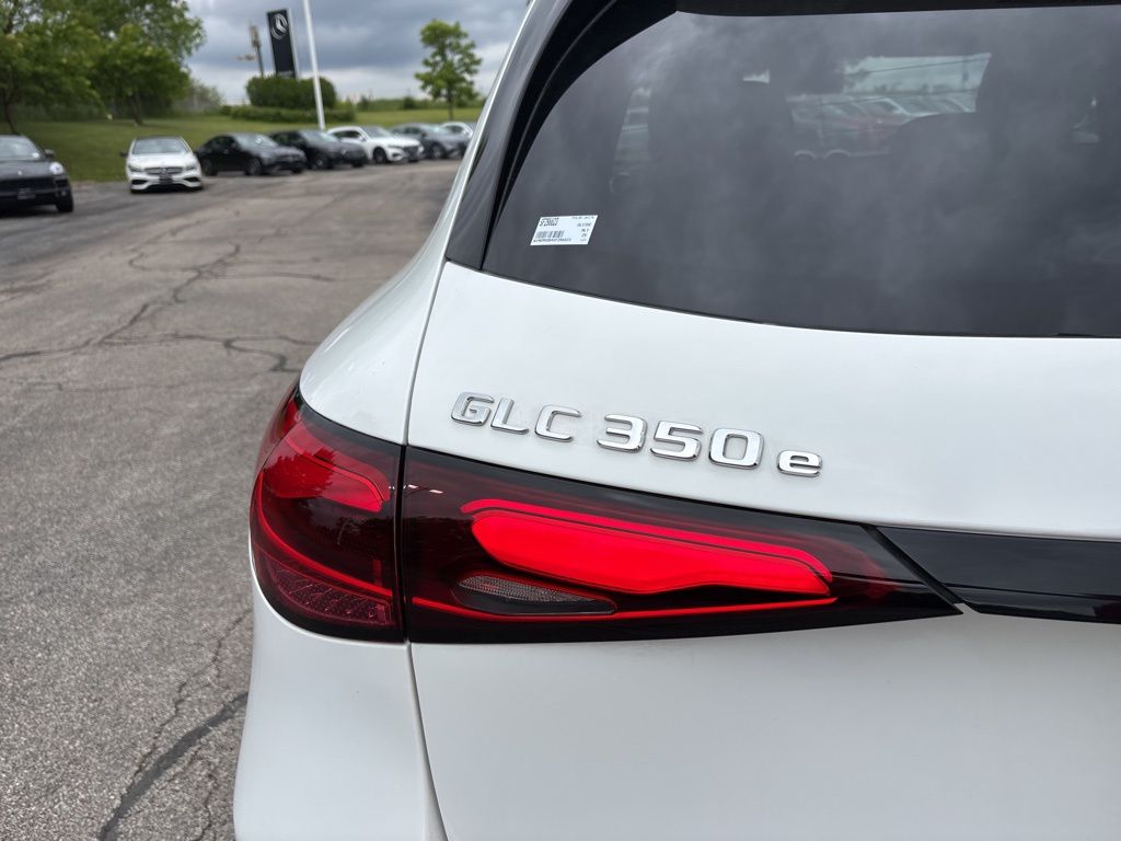 2025 Mercedes-Benz GLC GLC 350e photo