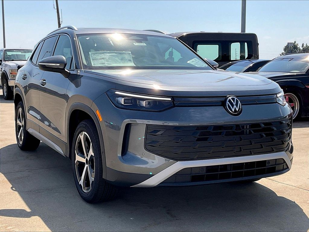 Platinum Gray Metallic 2026 Volkswagen Tiguan SUV / Crossover All-Wheel Drive 8-Speed Automatic