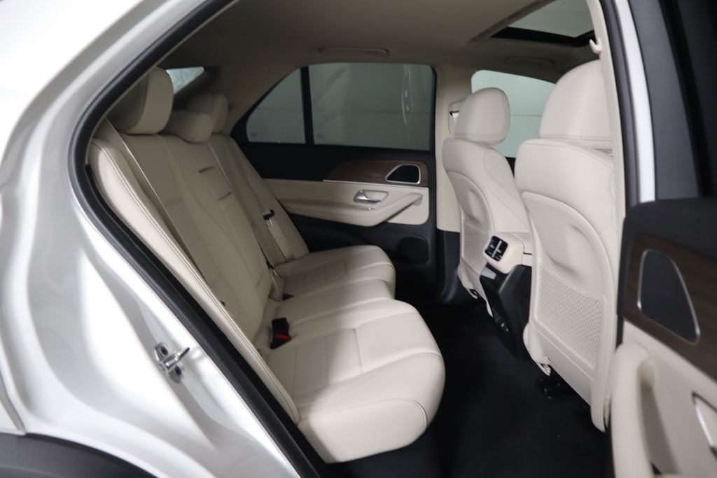 2025 Mercedes-Benz GLE 450 24