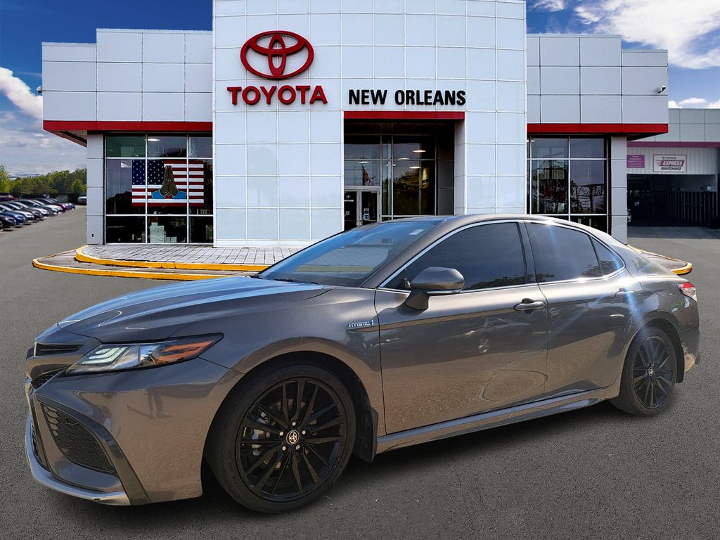 2021 Toyota Camry Hybrid XSE FWD