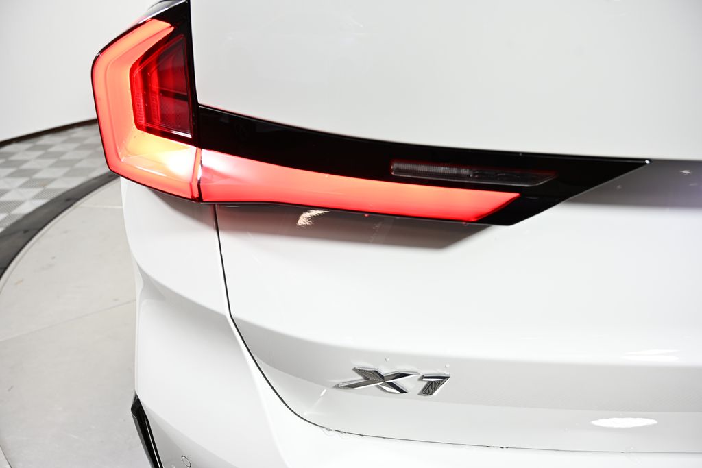 Thumbnail: 2026 BMW X1 - 11