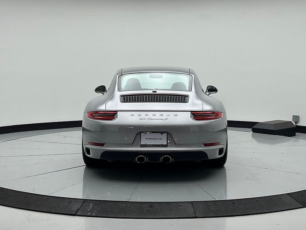 Thumbnail: 2017 Porsche 911 - 9
