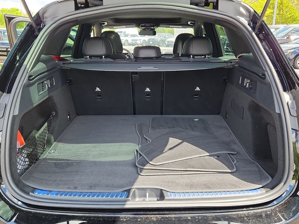 Thumbnail: 2026 Mercedes-Benz GLC - 28