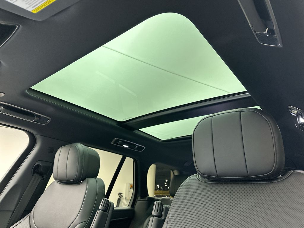 Thumbnail: 2025 Land Rover Range Rover - 11