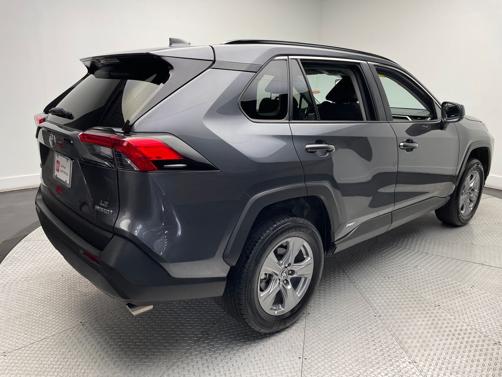 2023 Toyota RAV4 LE 5