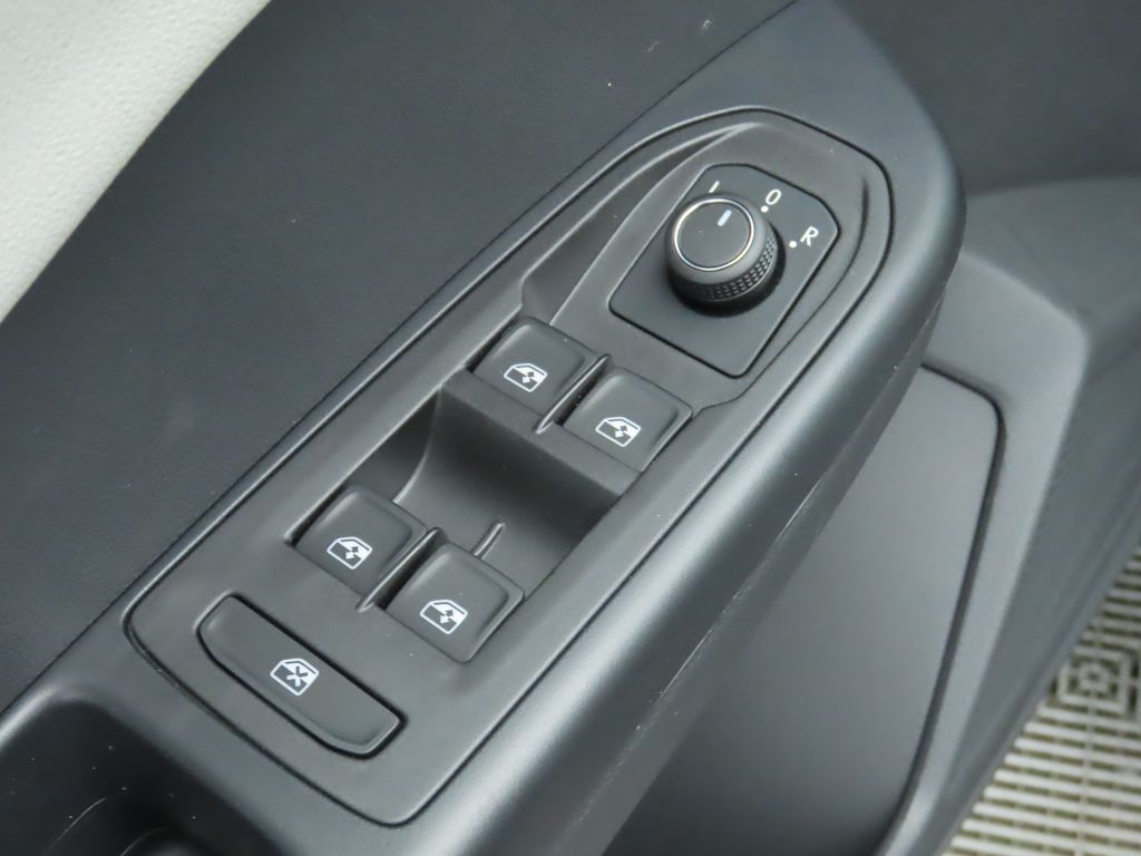 Thumbnail: 2025 Volkswagen Taos - 24