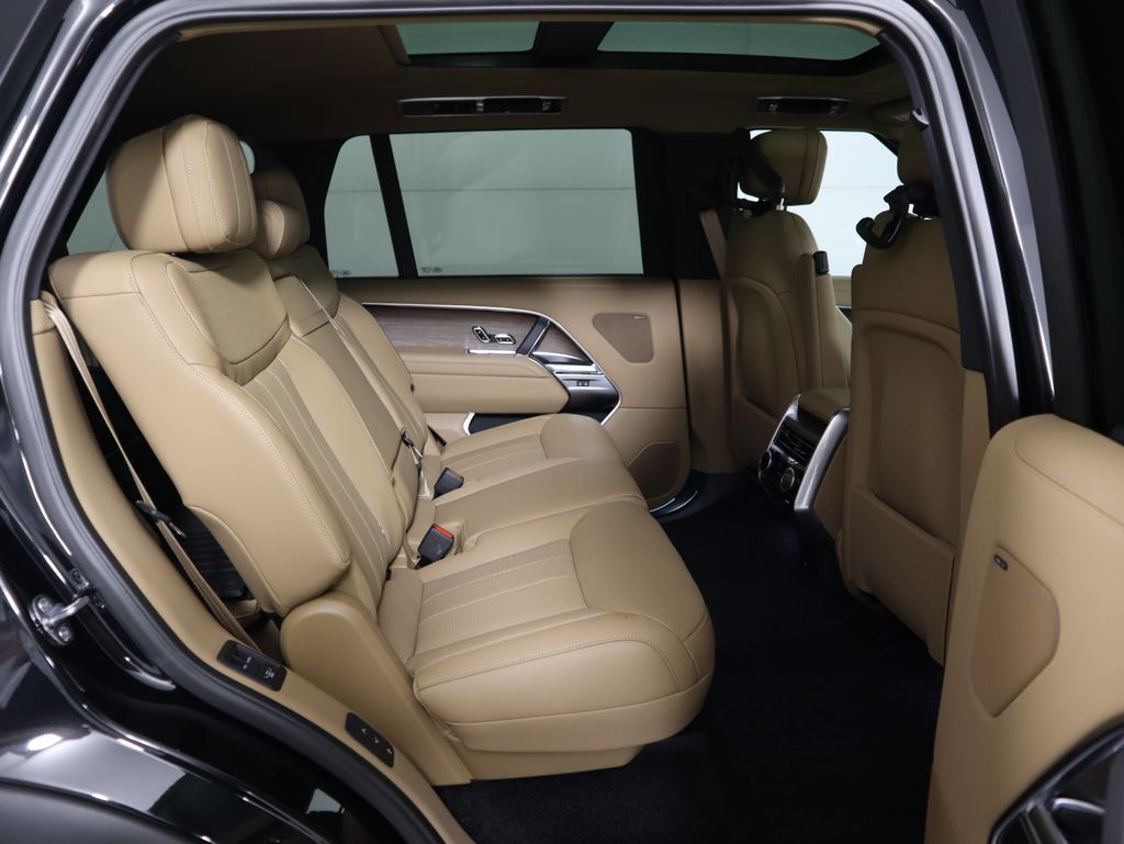 Thumbnail: 2025 Land Rover Range Rover - 23
