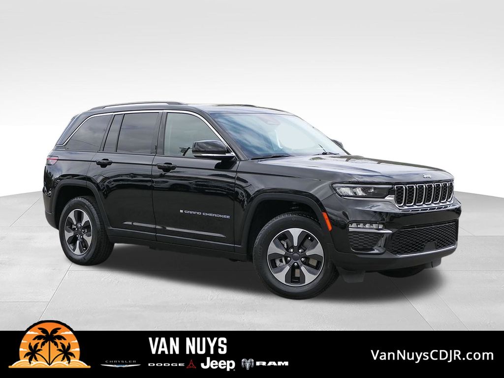 Diamond Black 2023 Jeep Grand Cherokee 4xe SUV / Crossover Four-Wheel Drive 8-Speed Automatic