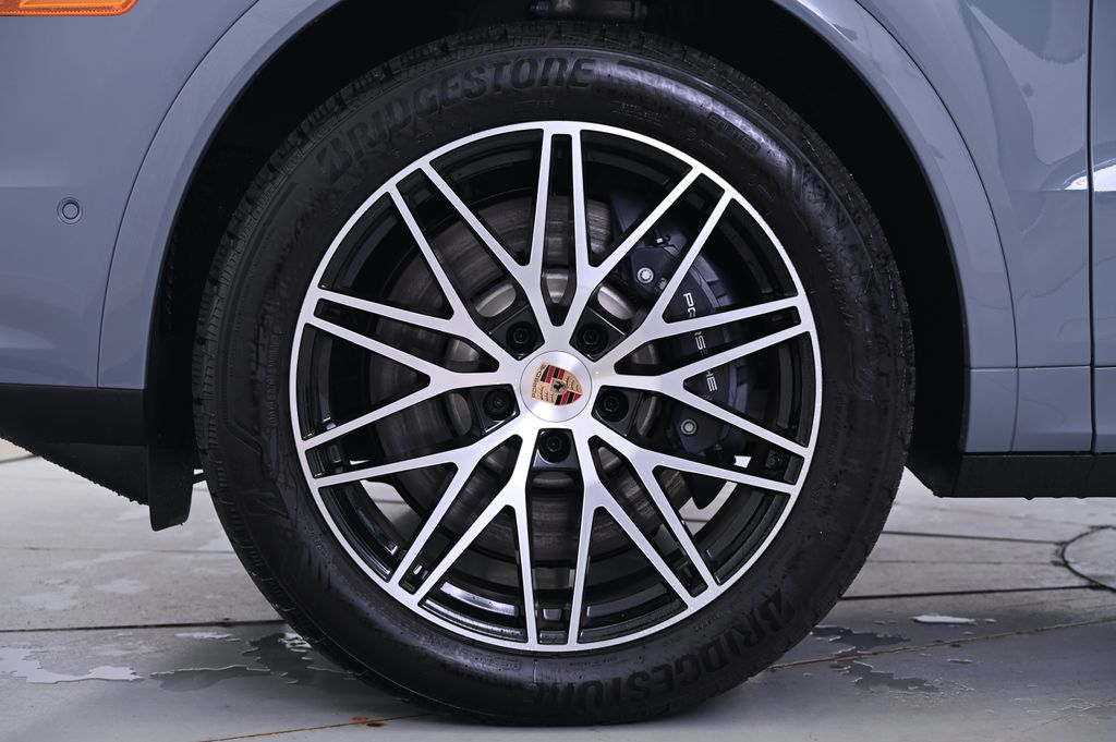 Thumbnail: 2025 Porsche Cayenne - 15