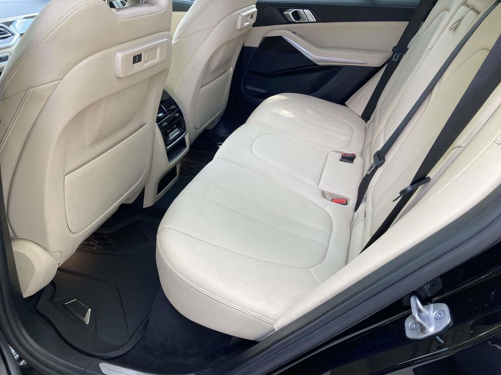 Used 2021 Black BMW sDrive40i image 9