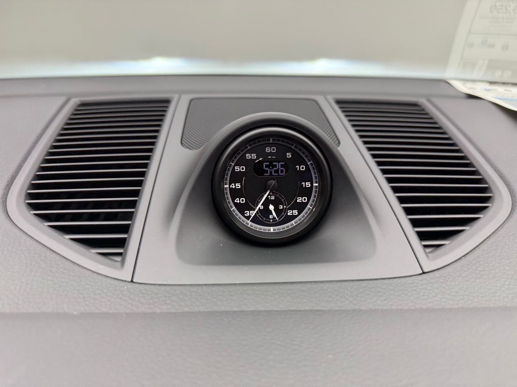 Thumbnail: 2026 Porsche Macan - 16