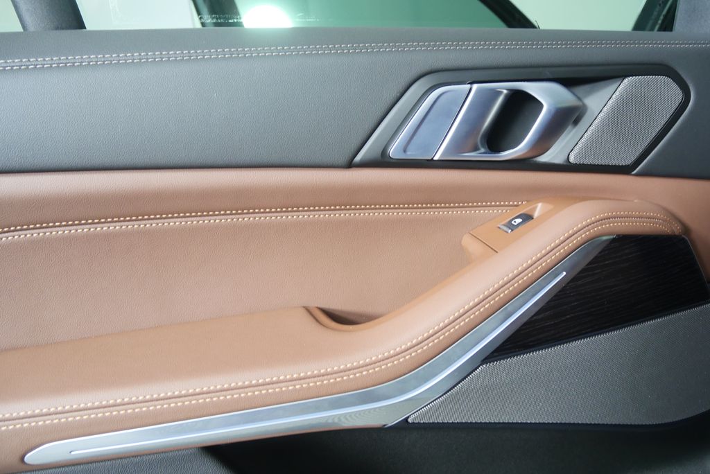 Thumbnail: 2025 BMW X5 - 13