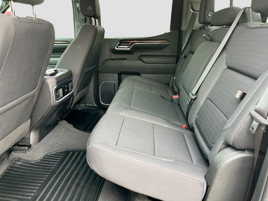 Used 2023 White GMC Elevation image 24