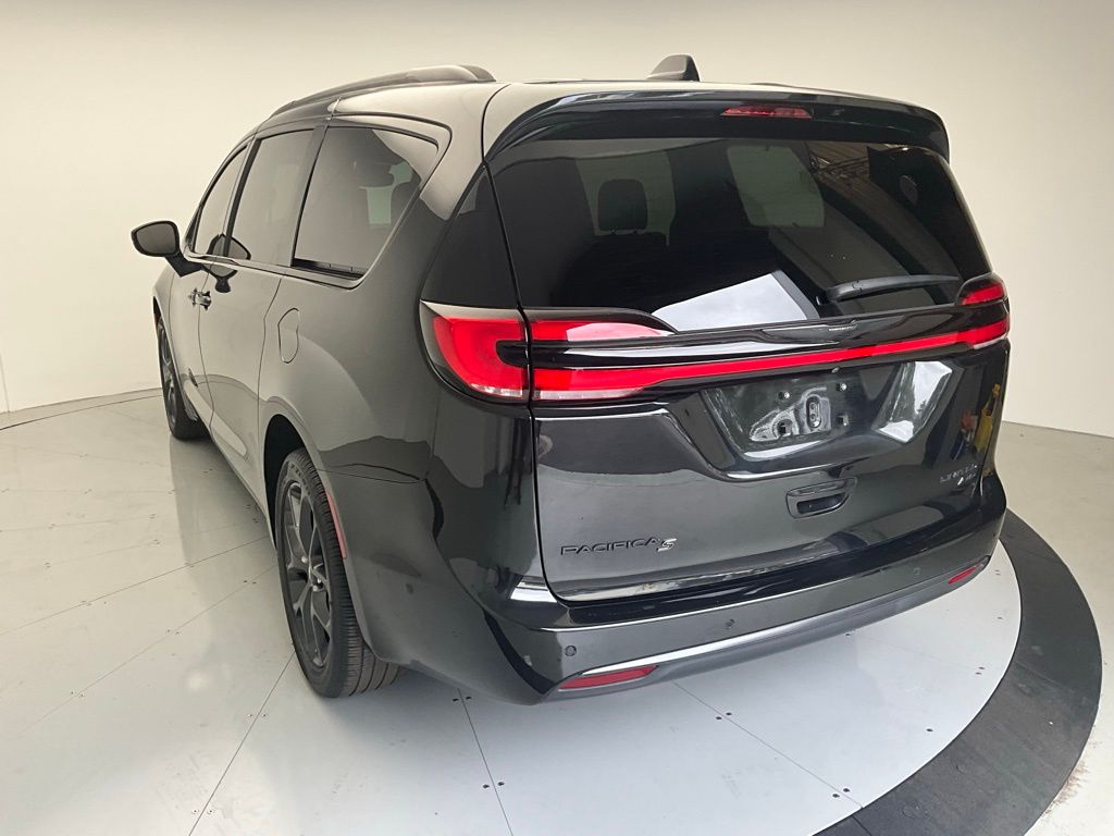 2023 Chrysler Pacifica Limited 4