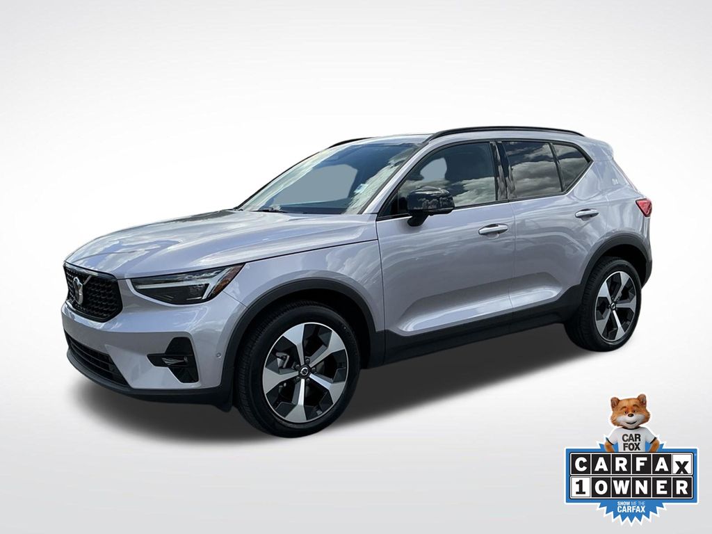 Aurora Silver 2026 Volvo XC40 SUV / Crossover All-Wheel Drive Automatic