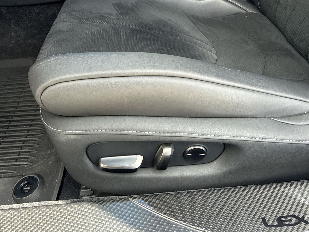 Thumbnail: 2023 Lexus LC - 13