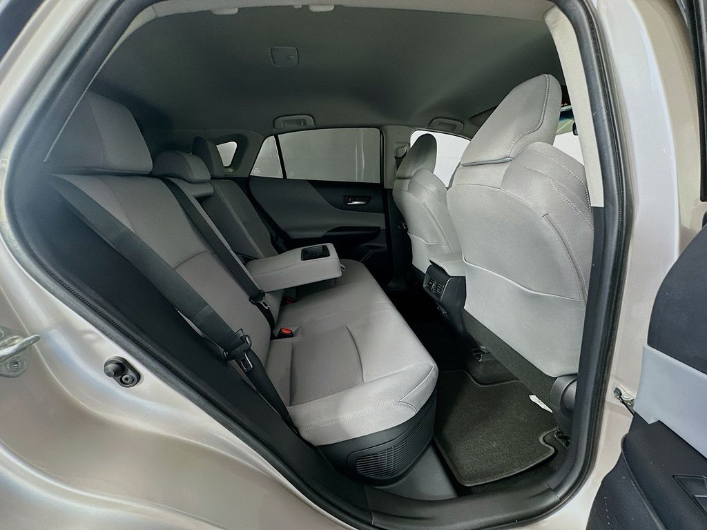 Thumbnail: 2023 Toyota Venza - 26