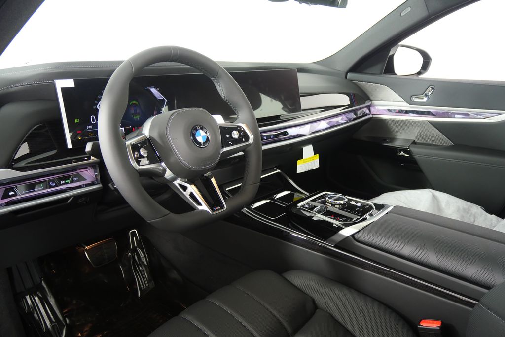 2025 BMW 7 Series 760i xDrive 13