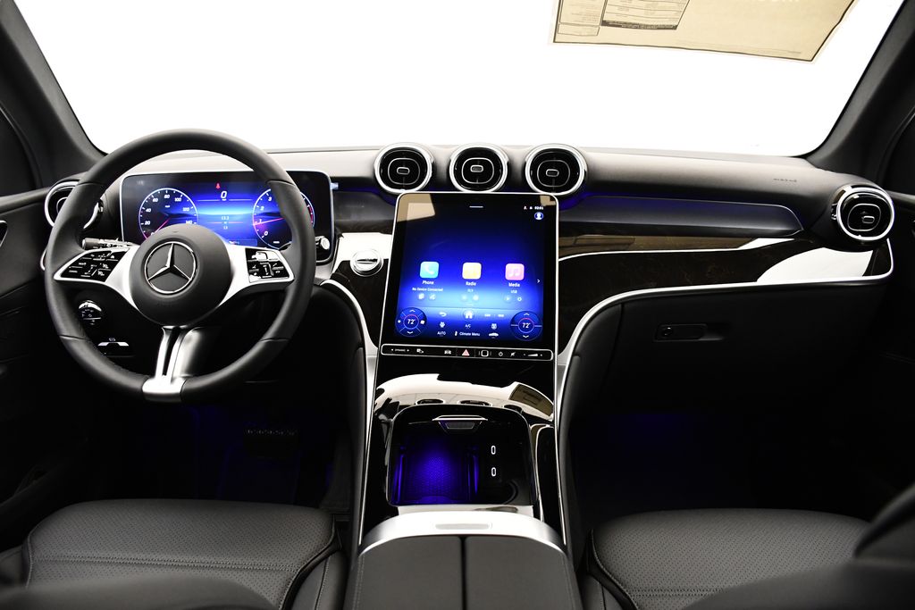 2025 Mercedes-Benz GLC 300 18