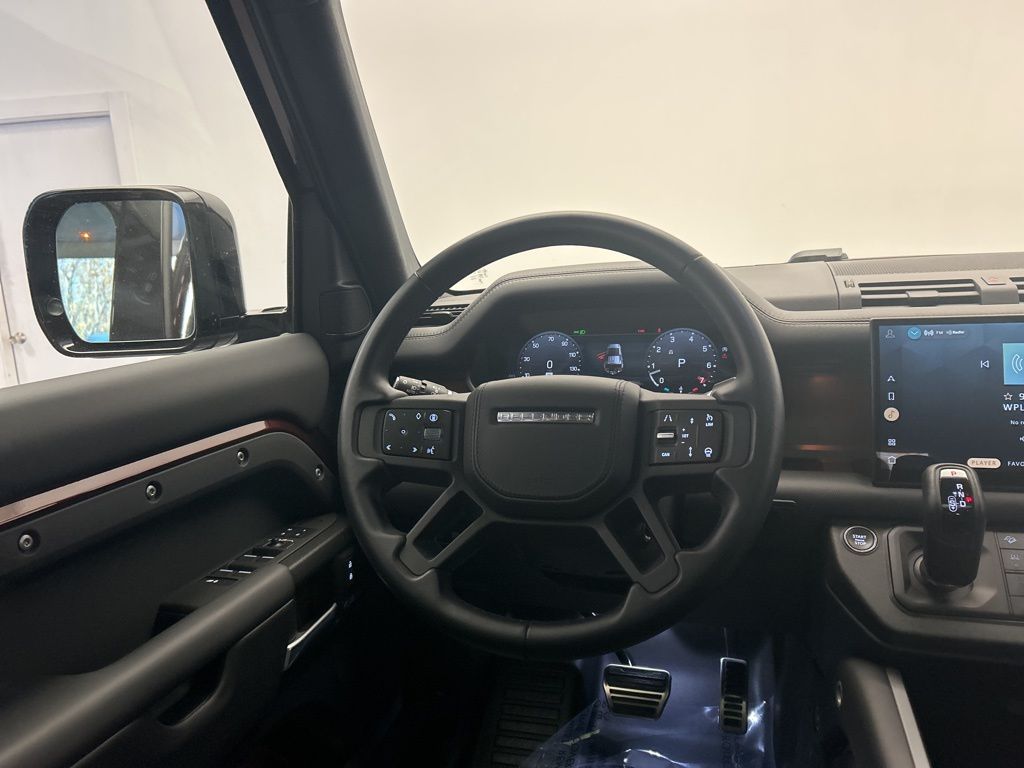 Thumbnail: 2025 Land Rover Defender - 26