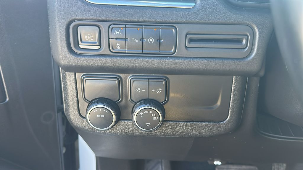 2023 Chevrolet Suburban Premier White at Baytown Hyundai