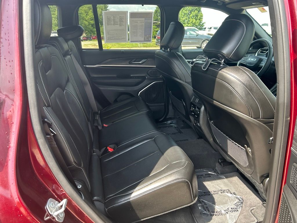 Used 2025 Jeep Grand Cherokee SUV