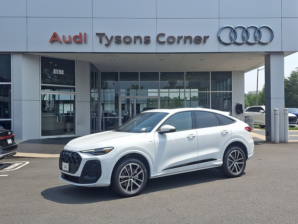 Glacier White Metallic 2026 Audi Q5 Sportback Sedan All-Wheel Drive 7-Speed Automatic