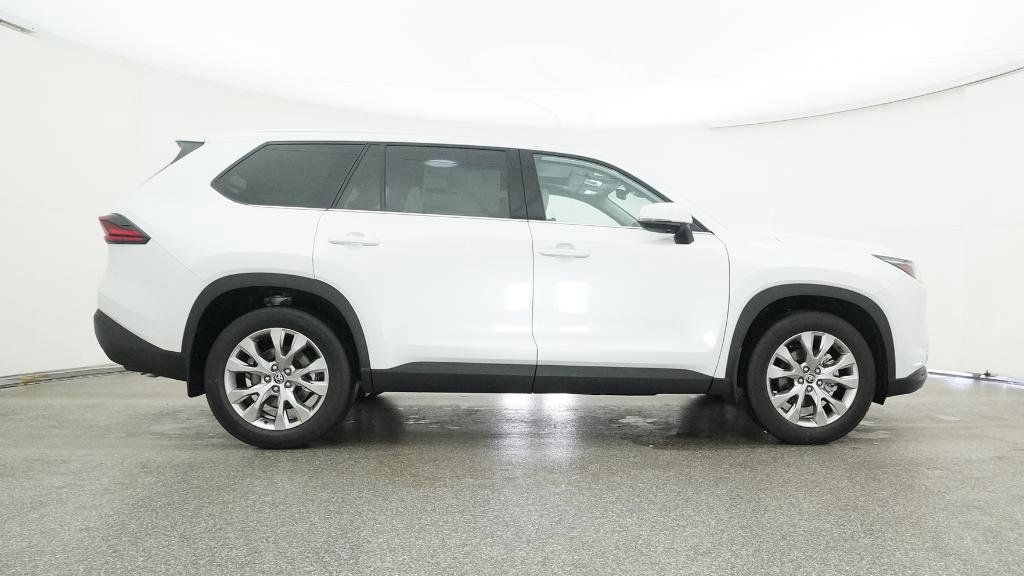 Thumbnail: 2026 Toyota Grand Highlander - 16